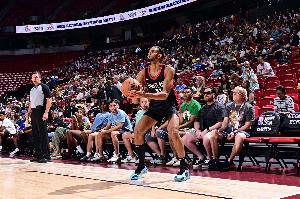 一顿乱杀!吕佩尔8中5拿到23分9板4助2断 罚球11中11